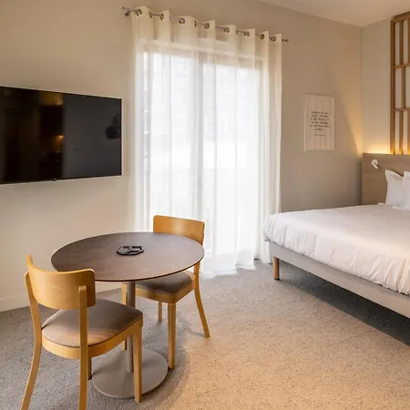 Le Pic Hotel *